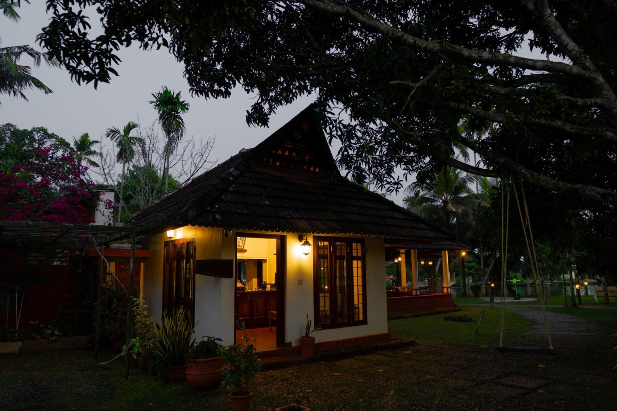 Palmgrove Lake Resort Alappuzha Eksteriør billede